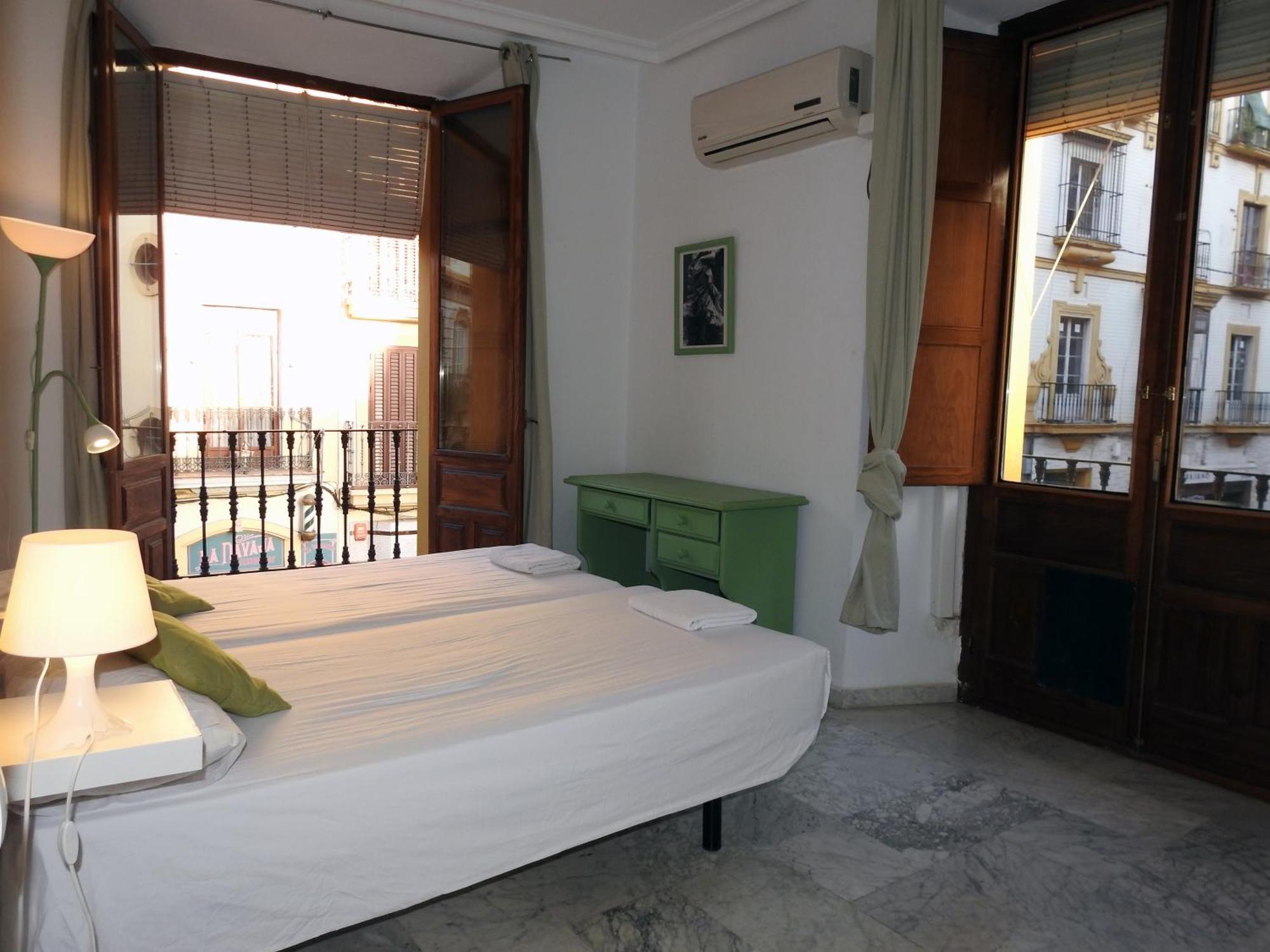 En Centro Con Vistas A La Plaza Alameda De Hercules - Hasta 7 Personas * Sevilla